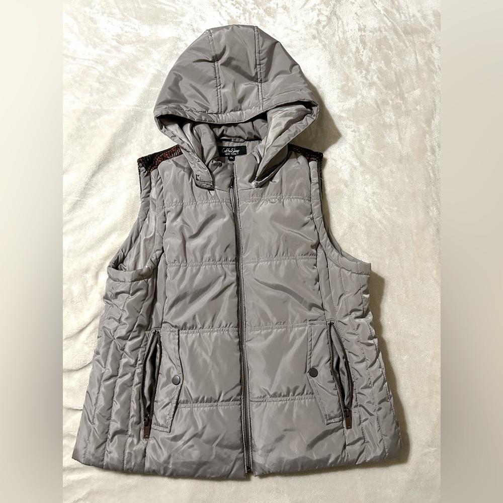 CoffeeShop New York Puffer Vest size Extra Large (XL)